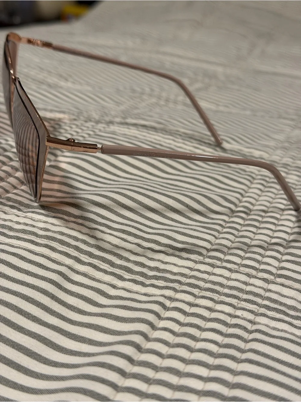 Chic Taupe Cat-Eye Sunglasses with Brown Gradient Lenses & Gold Tone Accents